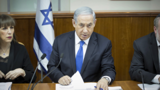 PM Benjamin Netanyahu, leading the weekly cabinet meeting, March 08, 2015. Photo: Emil Salman/POOL