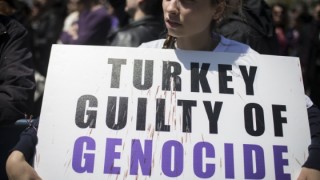 Armenians protest in front of the Turkish Consulate in East Jerusalem, as they mark the 100th anniversary of the Armenian genocide, on April 24, 2015. Photo: Hadas Parush/Flash90