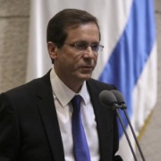 Opposition leader Isaac Herzog speaks at a press conference in Tel Aviv on May 07, 2015, following PM Netanyahu's announcement that he succeeded in forming a 61-seat government. Photo: Flash90